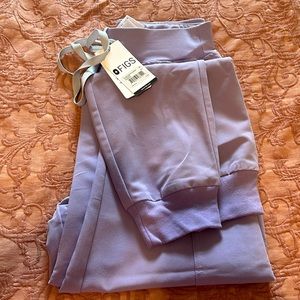 Brand new with tags XS figs, high waisted, Zamora scrub bottom joggers!